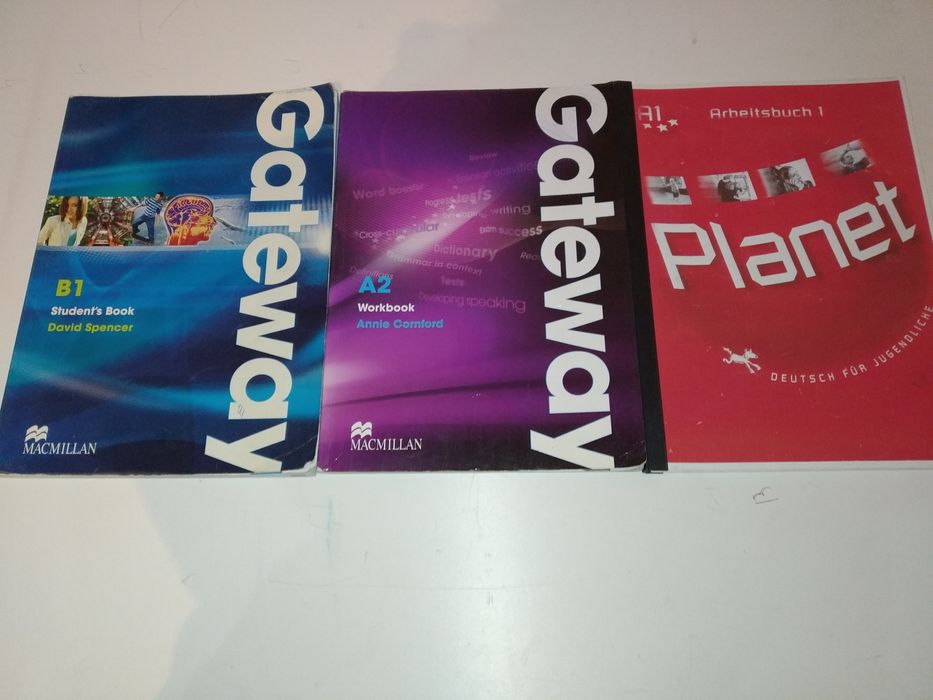 Ежедневники и пособие по английскому языку