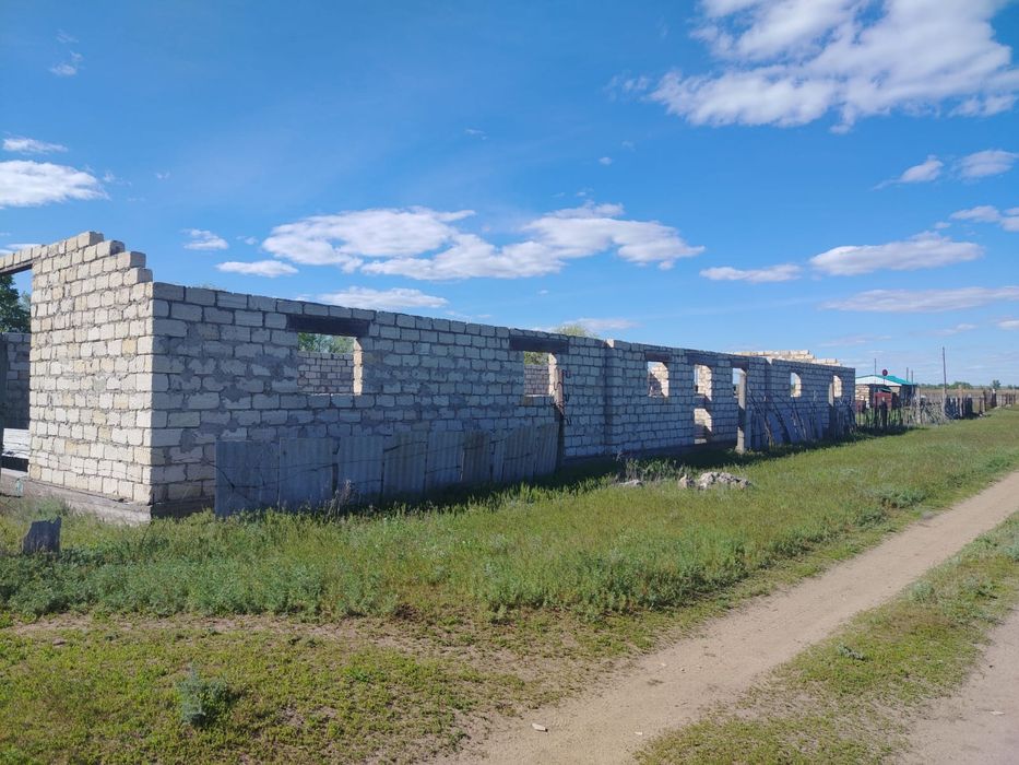 Времянка с большим учаском.