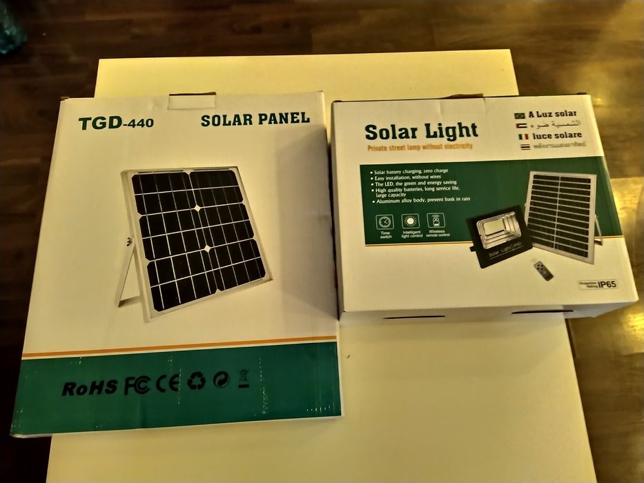 Proiector Stradal 100W Cu Led Cob, Panou Solar, Telecomanda, IP67