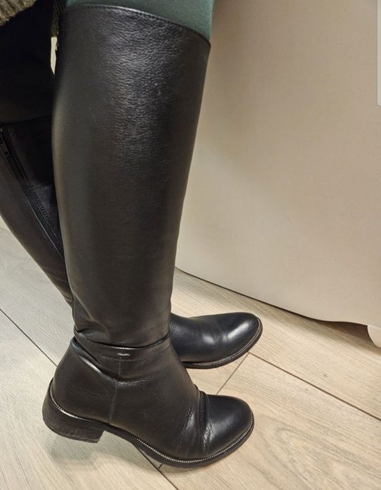 Голямо разнообразие от дамски ботуши No 35 и 36. Като нови!