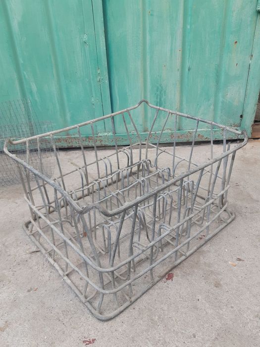 Железный яшик для бутылки