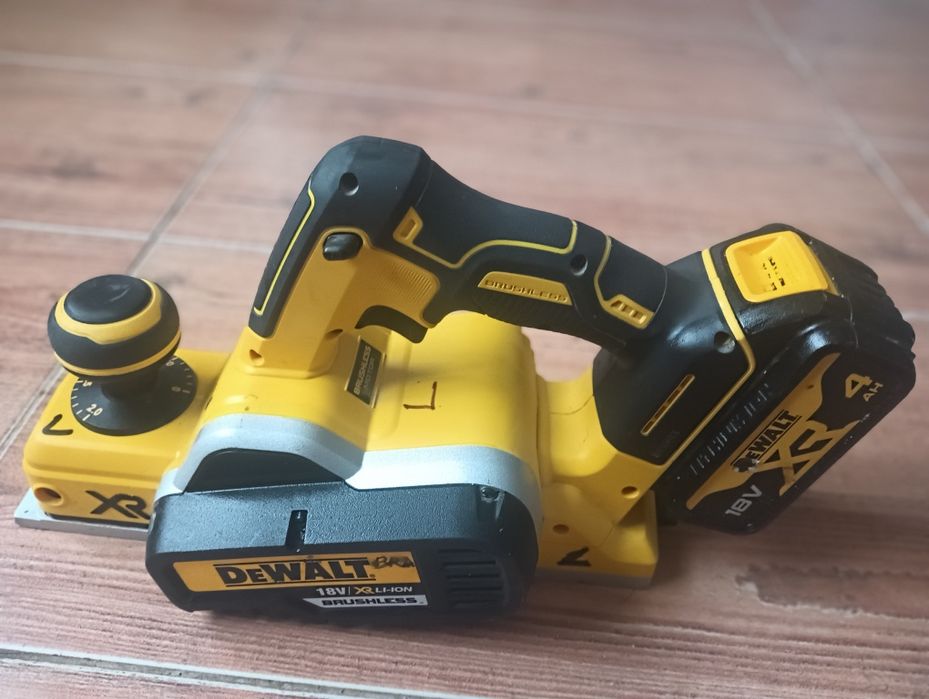 Rindea DeWALT 18V cu baterie cu tot