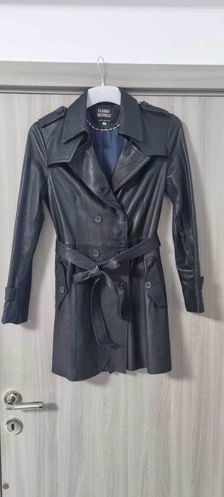 Haina din piele naturala, eleganta si in stare excelenta