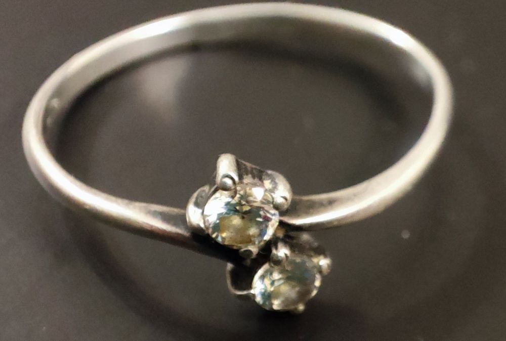 Продам недорого серебро