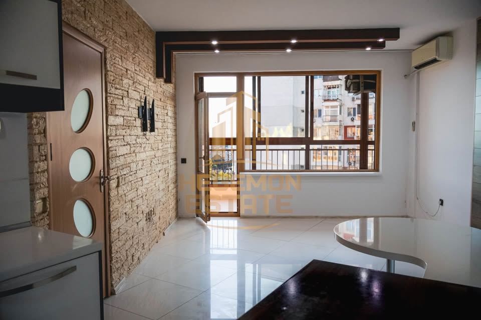 Продава се Двустаен апартамент в Варна, Възраждане 1 - 69 кв.м за 2102 €/кв.м - Снимка #1