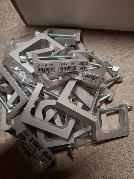 Mini menghina din aluminiu bessey si cleme de prindere la masa TK6