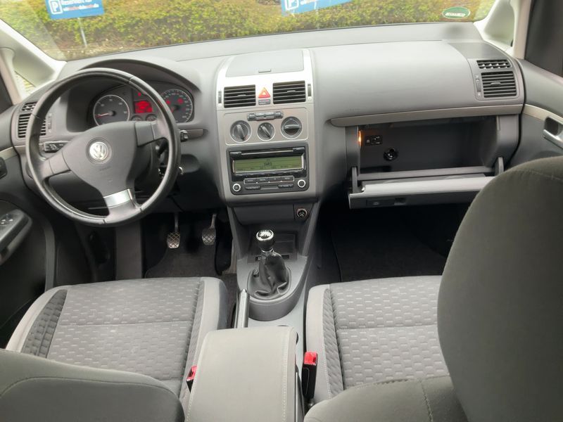 Volkswagen Touran 2.0 TDI Trendline 2009