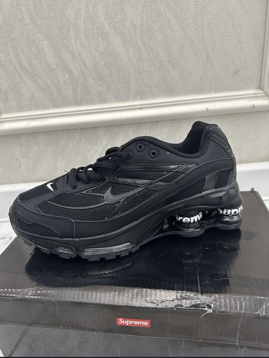 Nike supreme shox