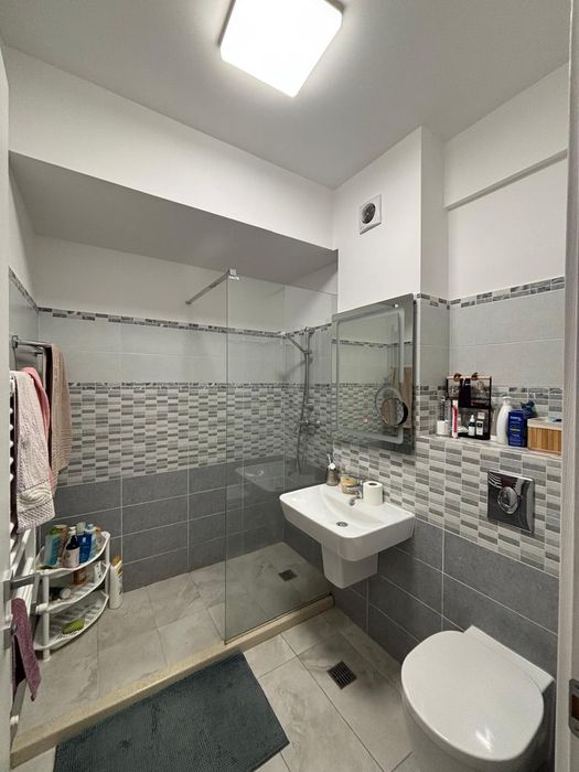 Închiriez apartament 2 camere bujuorului