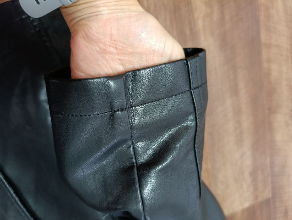 Продам новую куртку.