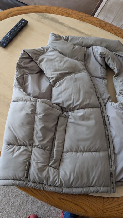 Продавам два нови елека Zara L & XL