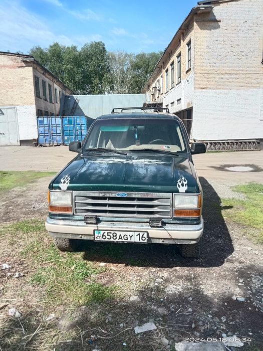 Продам автомобиль Ford explorer