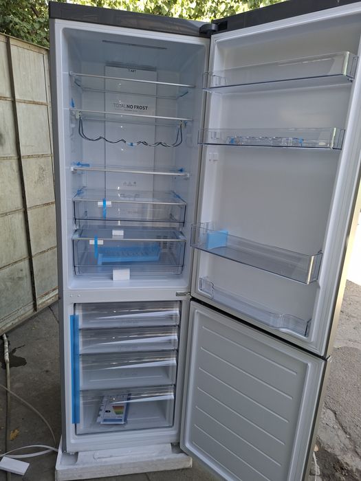 Срочно продаётся холодильник Haier абсолютно новый 3 года гарантия ест