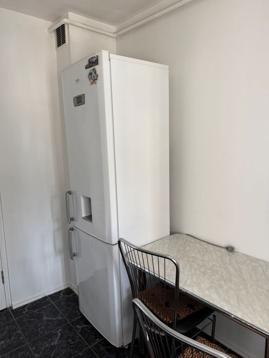 Inchiriez apartament Micalaca