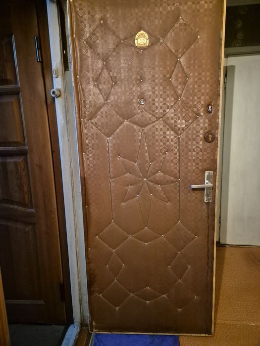 Отдам дверь даром