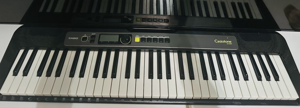 Синтезатор Casio Casiotone LK-5250