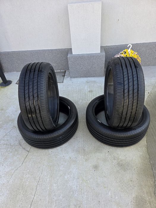 Vand cauciucuri BRIDGESTONE 215 45 18