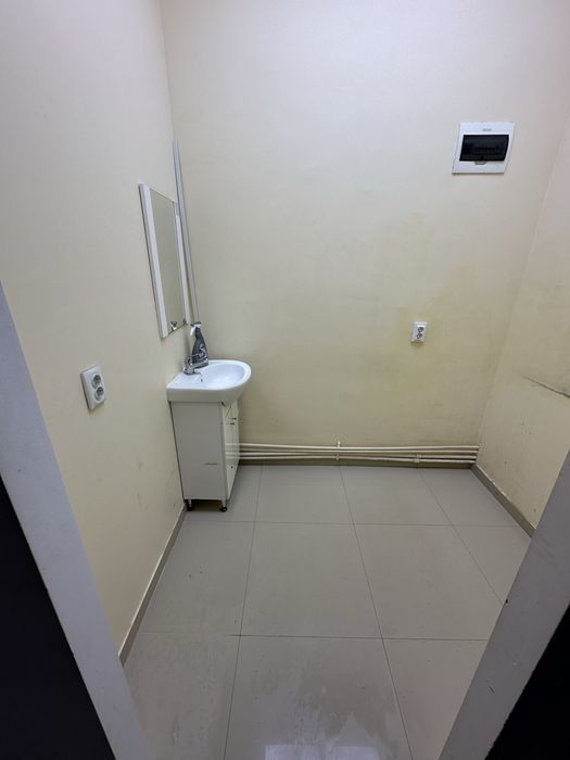 Închiriez spatiu comercial