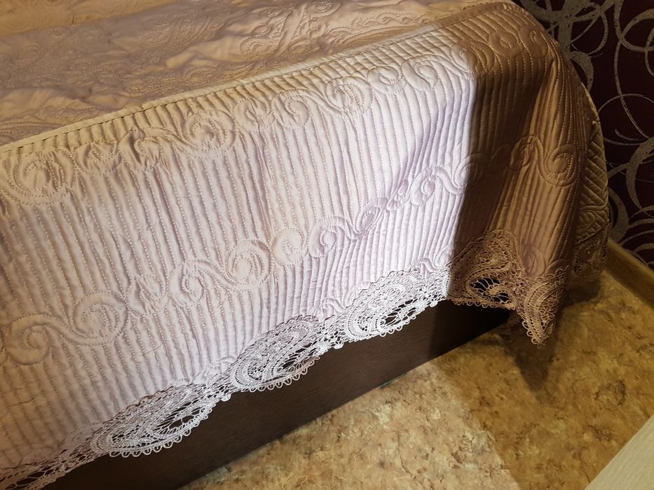 Продам покрывало на кровать