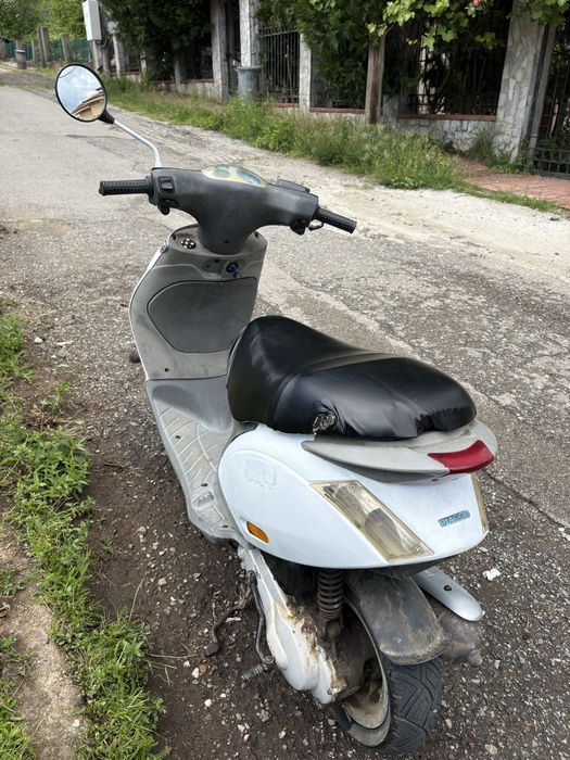 Скутер piaggio zip