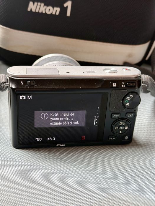 Aparat foto Nikon J1