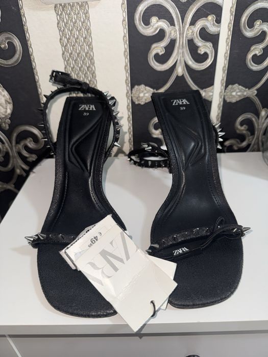 Сандали Zara 39 номер