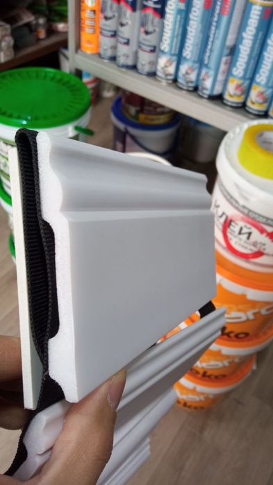 Plintus polimer molding poluritan