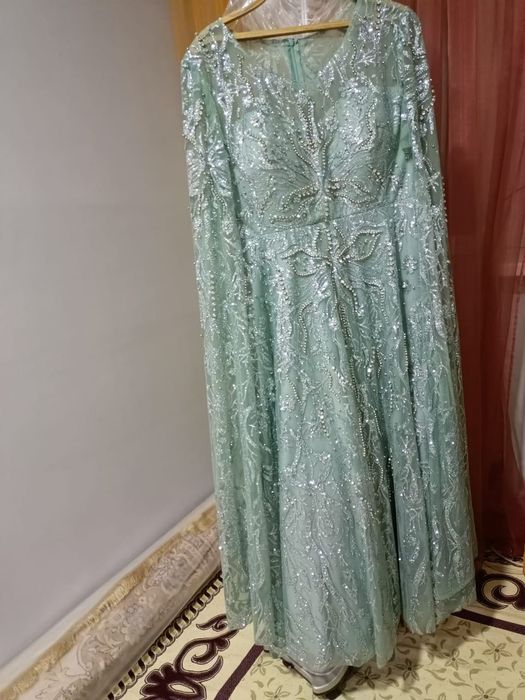 Платье вечернее нарядное