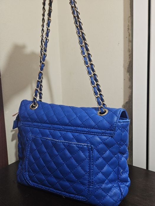 Синя чанта с дълга дръжка