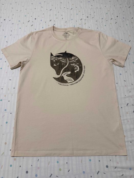 Продавам нова тениска Fjallraven Arctic Fox T-Shirt, размер L