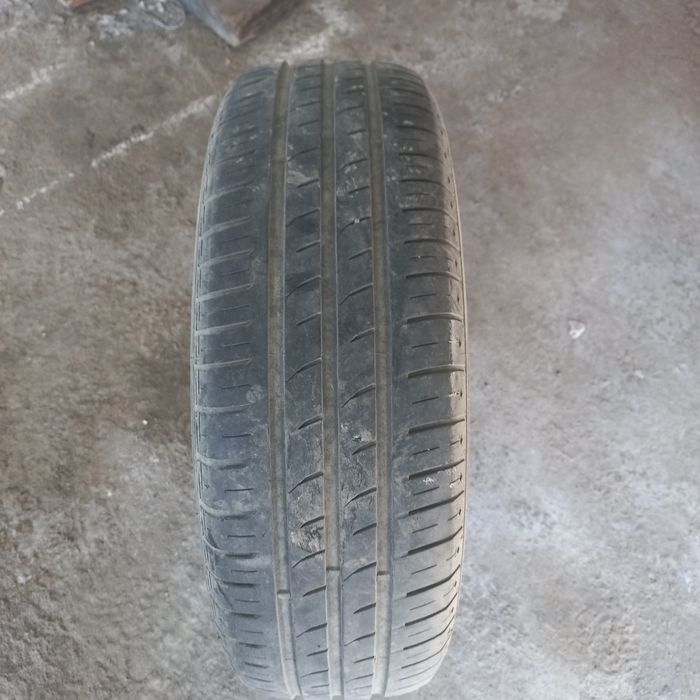 Покрышка на автомобиль