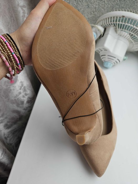 Продам замшевые туфли