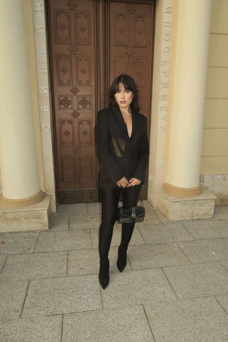 Сет с блейзър и клин Liora последен Л