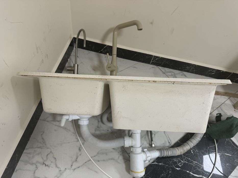 Срочно! Кухонная мойка со смесителем