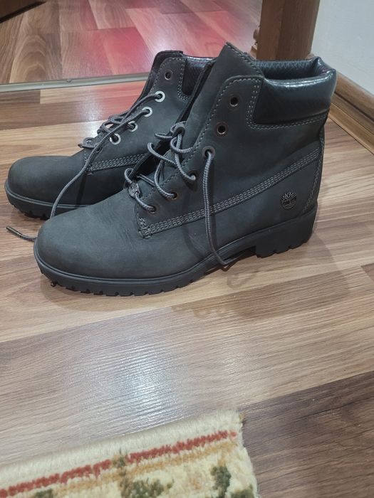 Vând ghete Timberland