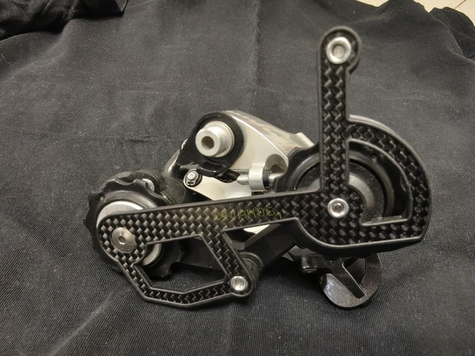 Set SRAM X0 Carbon + Manetă SRAM  X9
Vând o raritate pentru