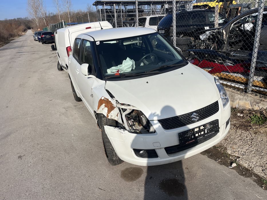 Suzuki Swift 1,3 бензин 4x4 За части!