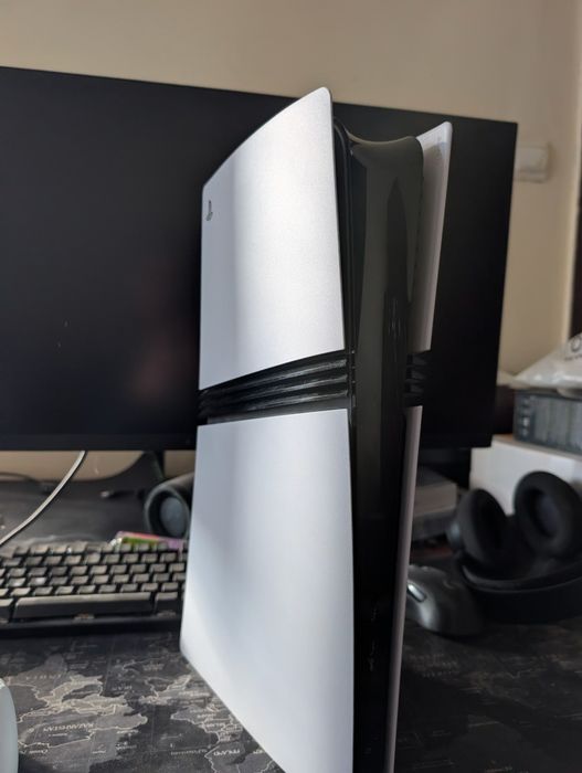 Vând PlayStation 5 pro cu garanție extinsă 2 ani