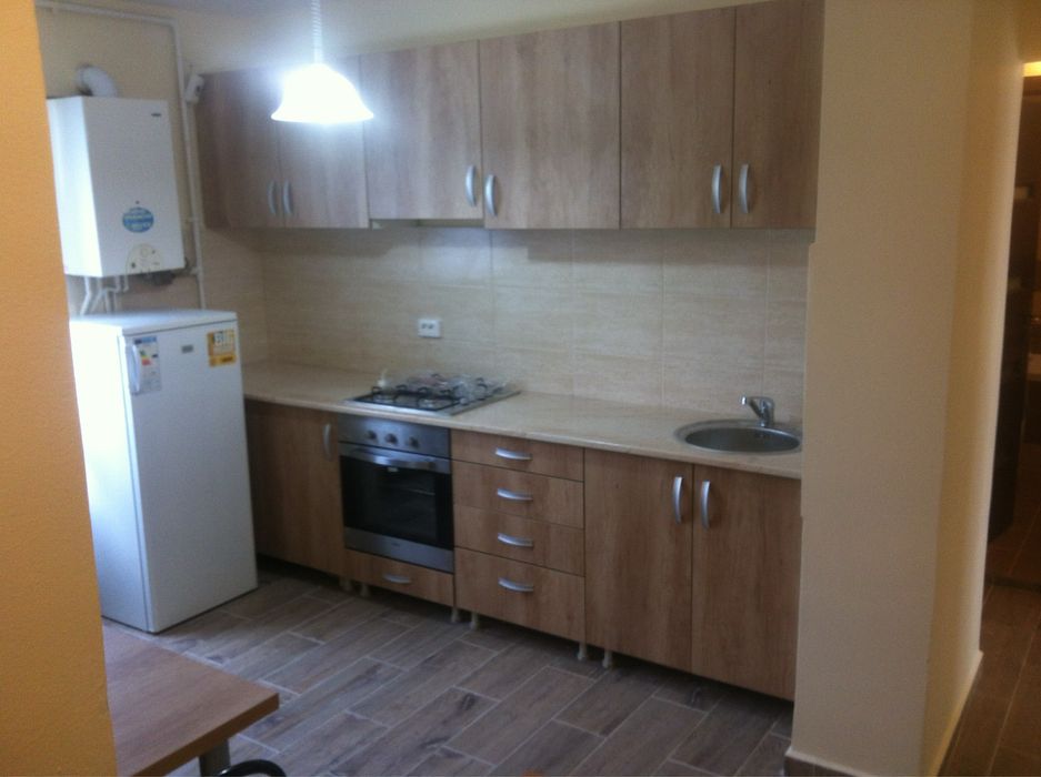 De inchiriat ap 2 camere, et2 zona cornisa-7noiembrie
