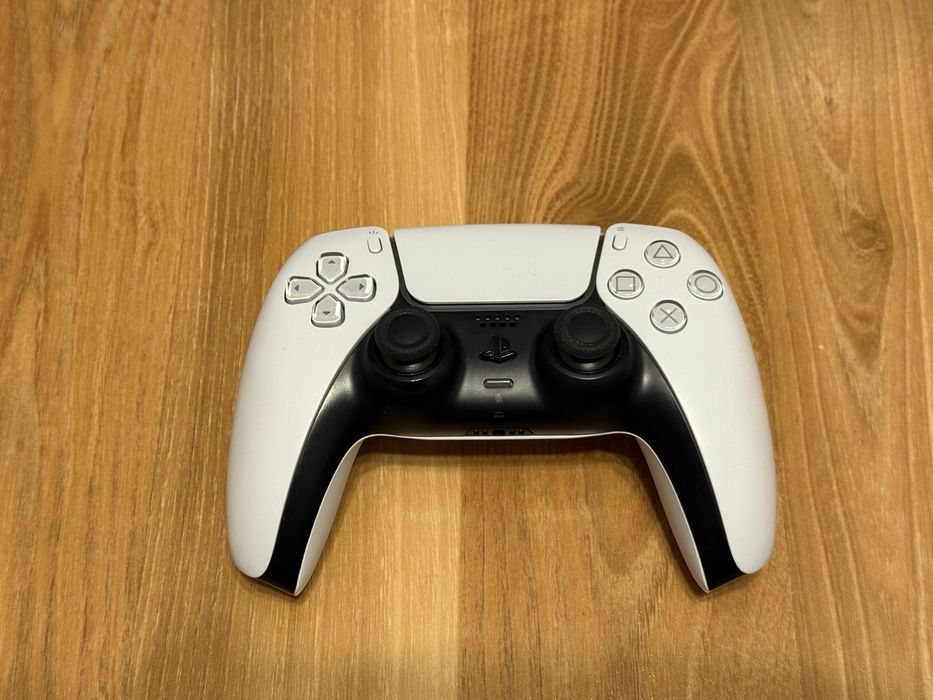 Перфектен Playstation 5 slim disc edition