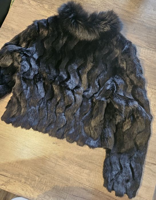 Jacheta  scurta din blana naturala de iepure, neagra 
[5]