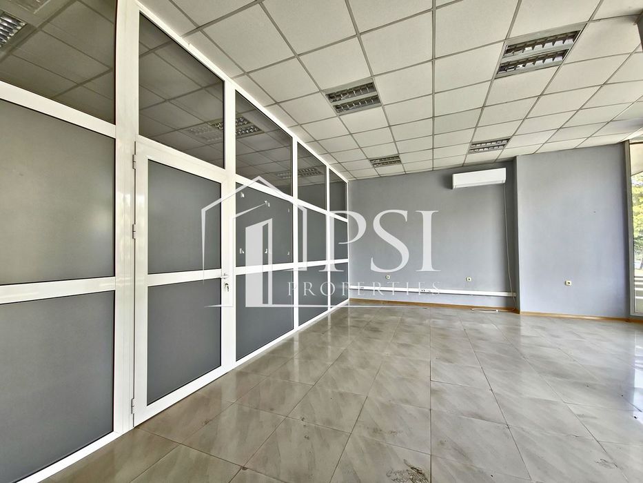 Дава се под наем Магазин в Пловдив, Център - 190 кв.м за 943.5 € - Снимка #1