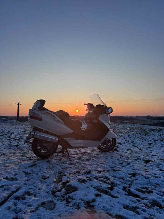 Vând suzuki 2010 650cc