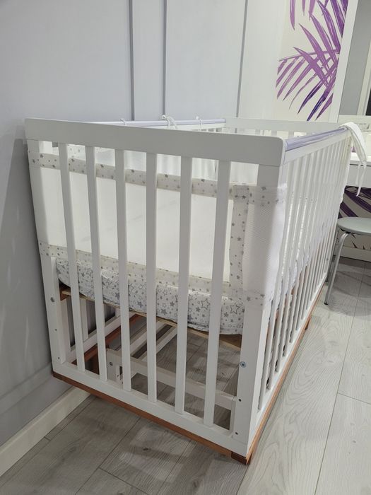 Детская кроватка.