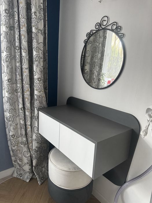 Косметический столик