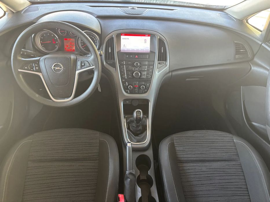 Opel Astra Impecabila ~ TVA 21% - Sedan Benzina 140 CP ~ Cutie manuala