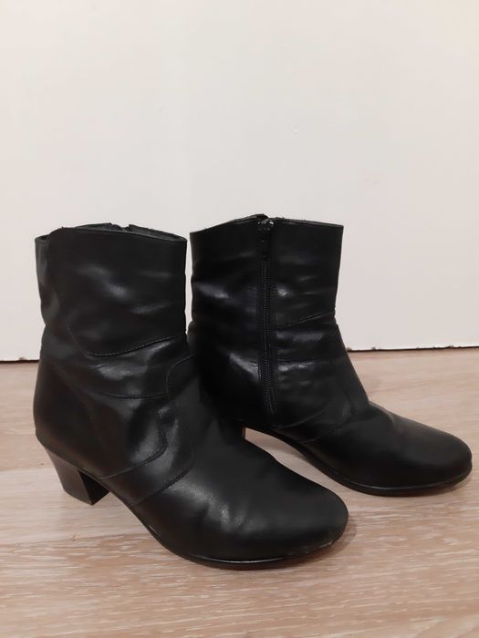 Botine din piele naturala, cu toc comod negru marimea 38-39