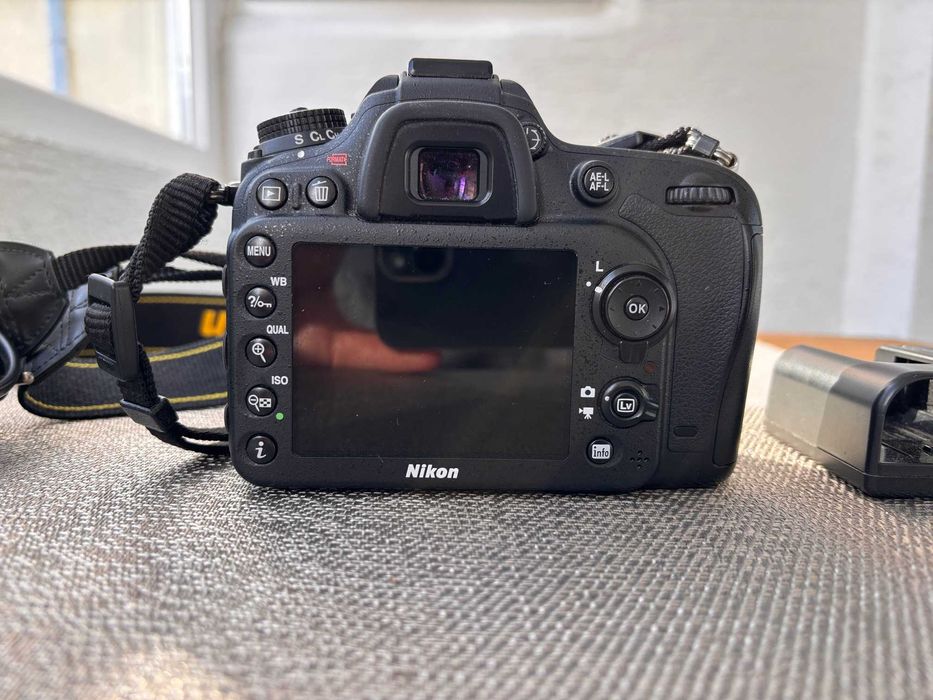 фотоапарат Nikon D7100 (тяло)