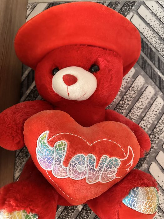 Голямо червено мече