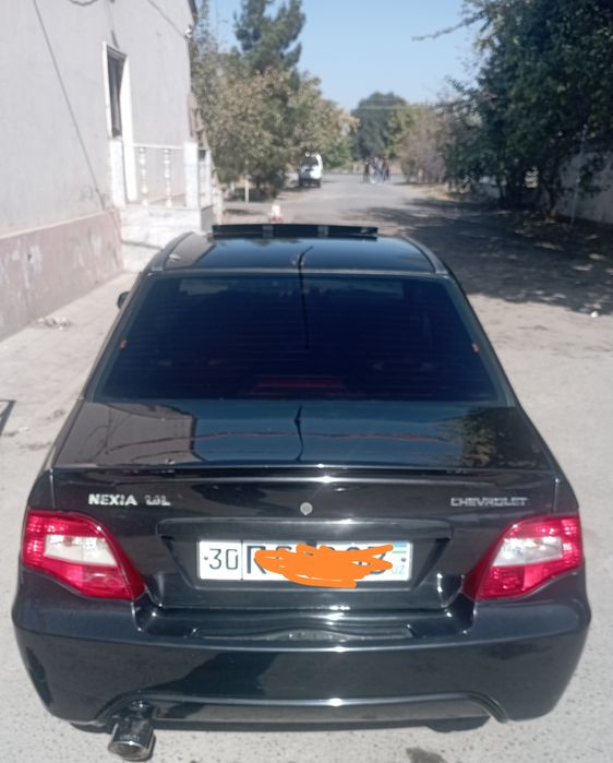 Nexia II qora rangda srochna sotiladi